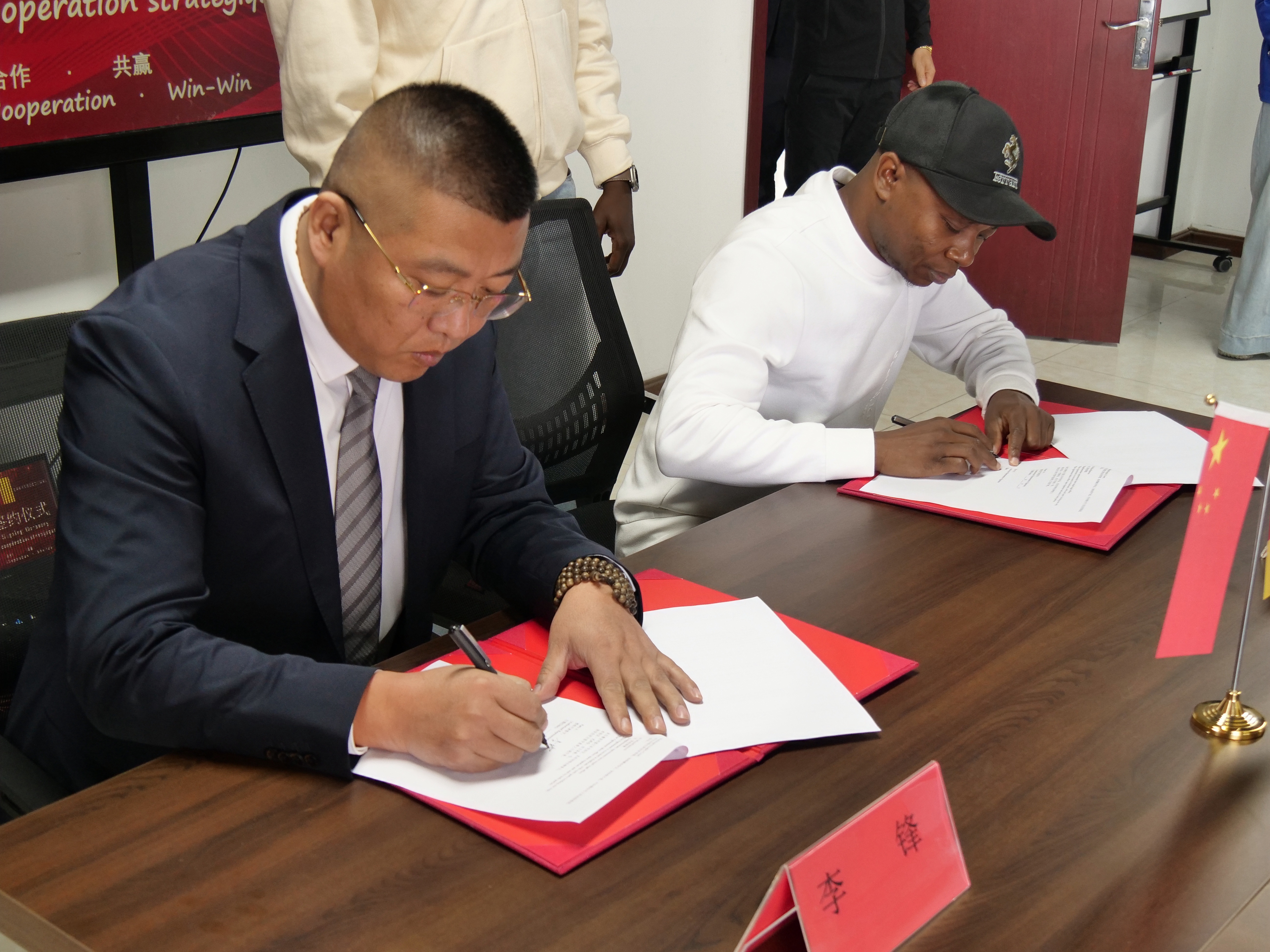 煙臺卓德金屬與喀麥隆DAB-COSELECK?SARL達成戰(zhàn)略合作?共拓非洲市場